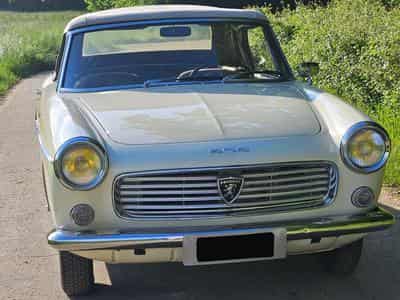 Peugeot 404 Pininfarina (1962) - Photo 1