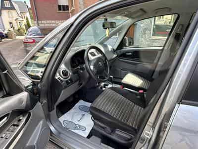 Suzuki SX4 1.6 Automatique 120cv (2013) - Photo 9