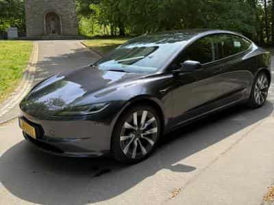 Tesla Model 3 (2024) - Photo 1