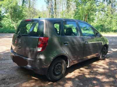 Mitsubishi Colt (2011) - Photo 3