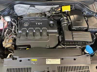 VW Tiguan R-Line 4x4 (2016) - Photo 13