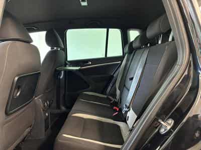 VW Tiguan R-Line 4x4 (2016) - Photo 11