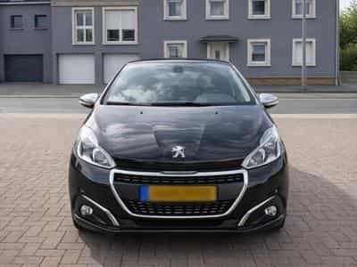 Peugeot 208 GTi (2017) - Photo 1