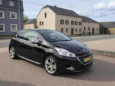 Peugeot 208 GTi (2017) - Photo 1