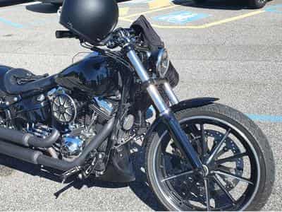 Harley-Davidson Softail Breakout Customized (2015) - Foto 1