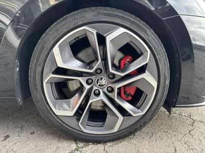 Skoda Octavia RS COMBI 245 PS (2023) - Photo 10