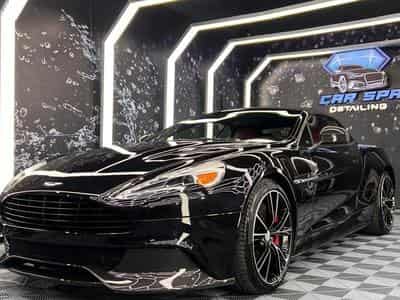 Aston-Martin Vanquish CARBON BLACK EDITION VOLANTE (2016) - Photo 1
