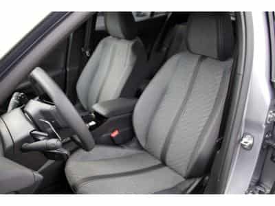 Peugeot 2008 1.2 Allure Hybrid 145 e-DSC6 ACC 360 (2025) - Photo 6