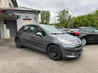 Peugeot 207 1.4i 73ch Xline (2009) - Photo 4