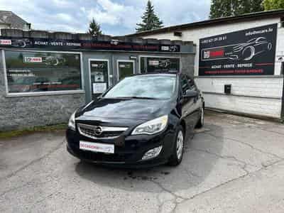 Opel Astra 1.3 Automatique (2011) - Photo 1