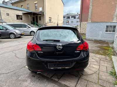 Opel Astra 1.3 Automatique (2011) - Photo 5