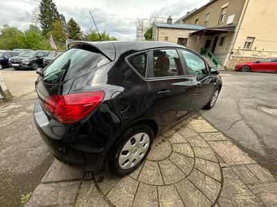 Opel Astra 1.3 Automatique (2011) - Photo 6