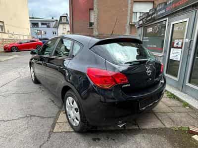 Opel Astra 1.3 Automatique (2011) - Photo 4