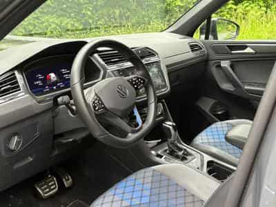 VW Tiguan R Akrapovic (2023) - Photo 3