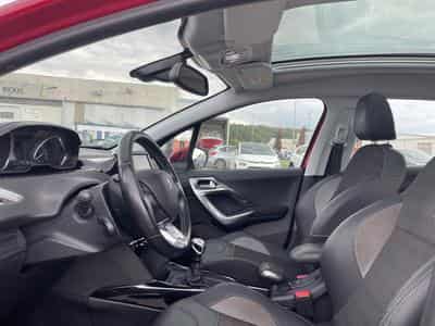 Peugeot 2008 Peugeot 2008,Allure/1.2/Panorama/50TKM! (2018) - Photo 8
