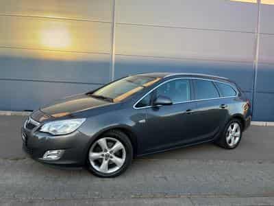 Opel Astra 2.0 CDTI (2011) - Photo 1