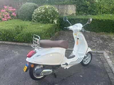 Vespa Primavera 50 4T (2018) - Photo 1