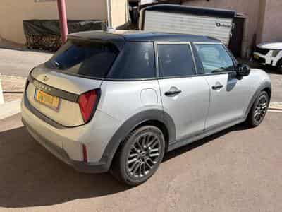 Mini Cooper C Favoured Trim (2025) - Foto 3