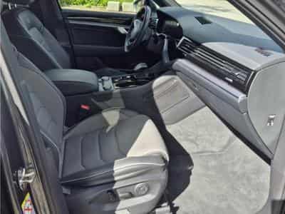 VW Touareg R-Line (2025) - Photo 11