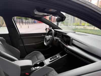 VW Golf VIII / R LINE / Automatique / LED / COCKPIT VIRTUEL (2022) - Photo 13
