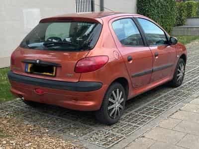 Peugeot 206 (2001) - Photo 1