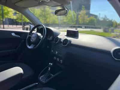 Audi A1 Automatique / Diesel (2012) - Foto 11