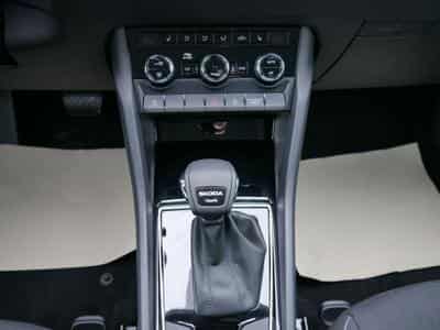 Skoda Karoq Selection 2.0 TDI DSG 4x4 (2026) - Foto 14