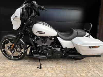 Harley-Davidson Street Glide (2024) - Photo 2