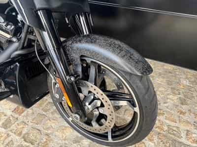 Harley-Davidson Street Glide (2024) - Photo 6