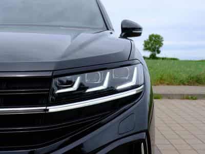 VW Touareg R-Line (2025) - Photo 4