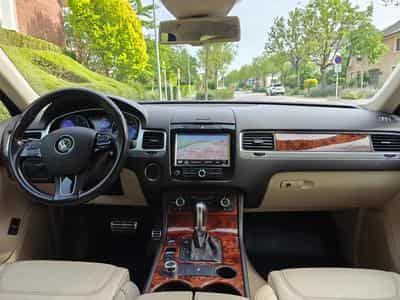 VW Touareg 4.2 V8 TDI 350ch (2011) - Photo 6
