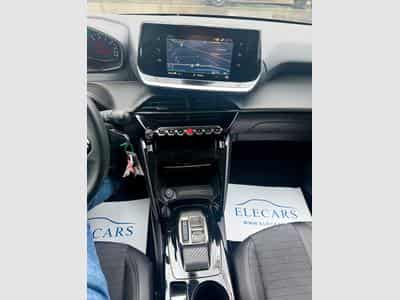 Peugeot 208 1.2 PureTech 100 EAT8 Allure (2022) - Foto 12