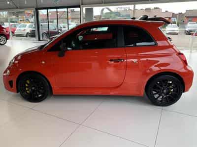 Abarth 695 695 Competizione (2024) - Photo 2