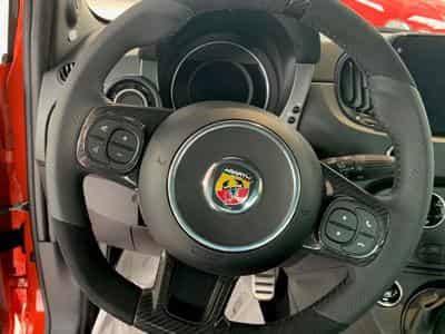 Abarth 695 695 Competizione (2024) - Photo 7