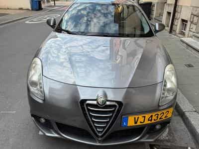 Alfa-Romeo Giulietta 1.6 jtd 105 (2011) - Photo 1