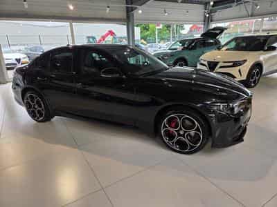 Alfa-Romeo Giulia VELOCE 2.0 TURBO 16 V  280 CV Q4 (2024) - Photo 2