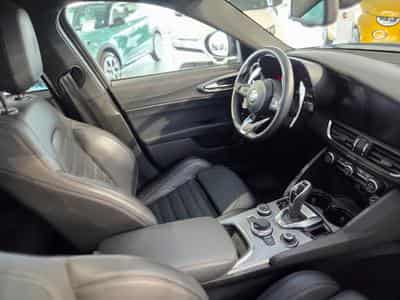 Alfa-Romeo Giulia VELOCE 2.0 TURBO 16 V  280 CV Q4 (2024) - Photo 10