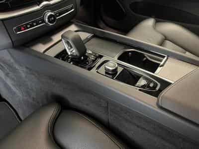 Volvo XC60 Plus Dark (2024) - Foto 8