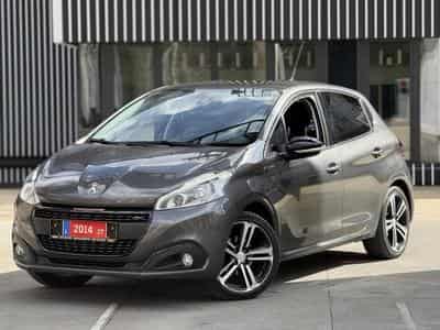 Peugeot 208 GT LINE / LED / CAMERA / NAVI / (2018) - Photo 1