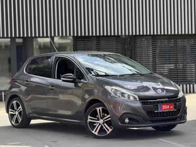 Peugeot 208 GT LINE / LED / CAMERA / NAVI / (2018) - Photo 2