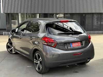 Peugeot 208 GT LINE / LED / CAMERA / NAVI / (2018) - Photo 4