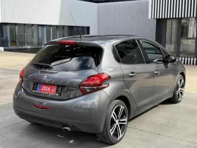 Peugeot 208 GT LINE / LED / CAMERA / NAVI / (2018) - Photo 9