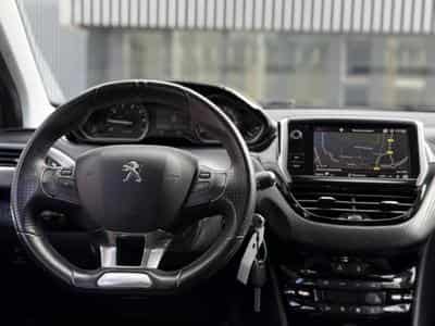 Peugeot 208 GT LINE / LED / CAMERA / NAVI / (2018) - Photo 14