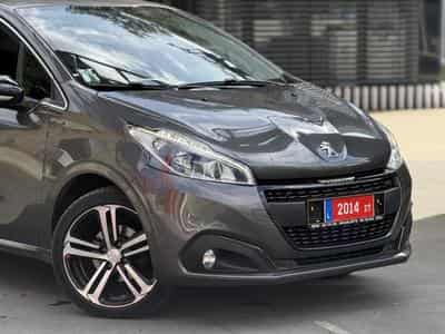 Peugeot 208 GT LINE / LED / CAMERA / NAVI / (2018) - Photo 7
