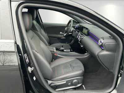 Mercedes A 250 e AMG Line e PlugIn Hybrid Pano 360 Kamera (2023) - Foto 15