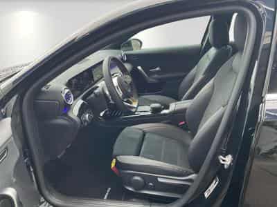 Mercedes A 250 e AMG Line e PlugIn Hybrid Pano 360 Kamera (2023) - Foto 8