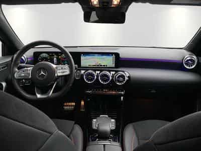 Mercedes A 250 e AMG Line e PlugIn Hybrid Pano 360 Kamera (2023) - Foto 9