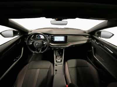 Skoda Octavia Combi+RS+DSG+Pano+AHK (2024) - Photo 2