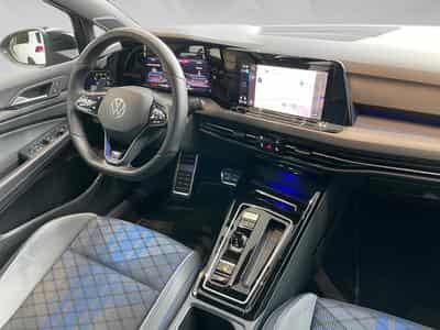 VW Golf 2.0 TSI VIII R Audio HARMAN/KARDON (2023) - Foto 7