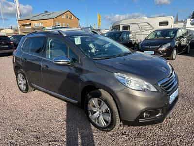 Peugeot 2008 2008 Allure *Navi*Teilleder*SHZ*LED*Euro6* (2016) - Foto 3